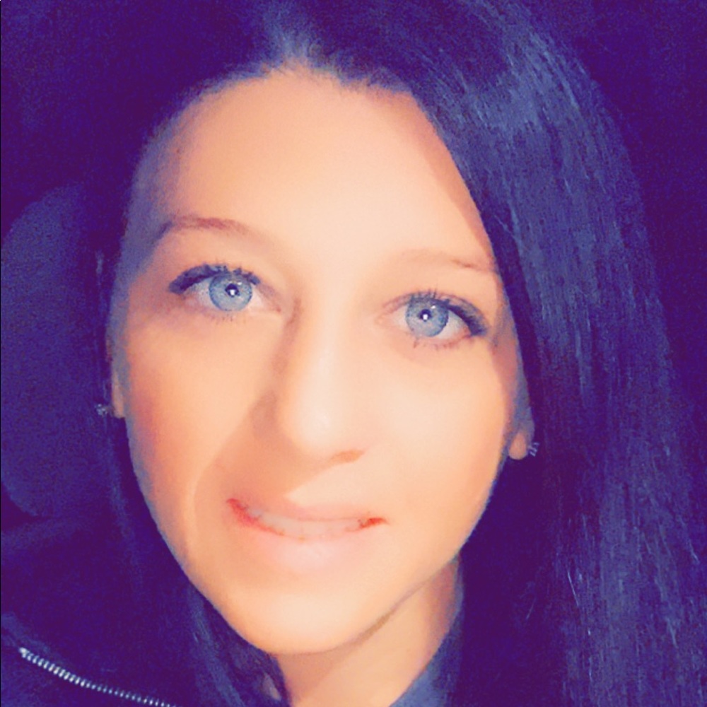 Meet your Posher, April